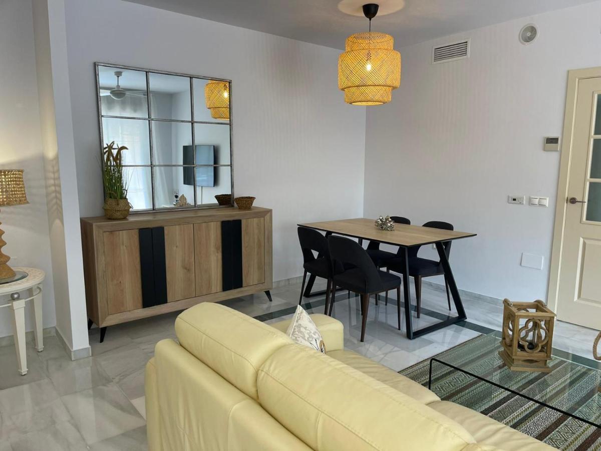 Marbella Playa Residencial Con Piscina Lejlighed Eksteriør billede